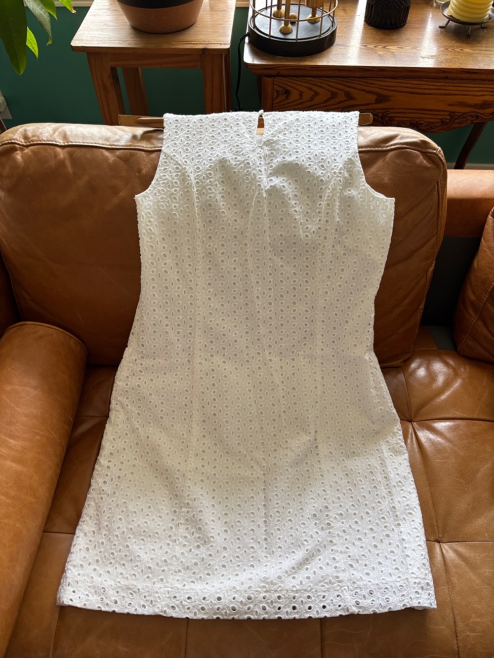 ALFRED SUNG White Eyelet Sleeveless Shift Dress